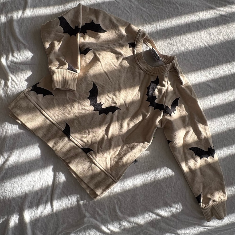 Bums and Roses Bat Print Beige Sweatshirt